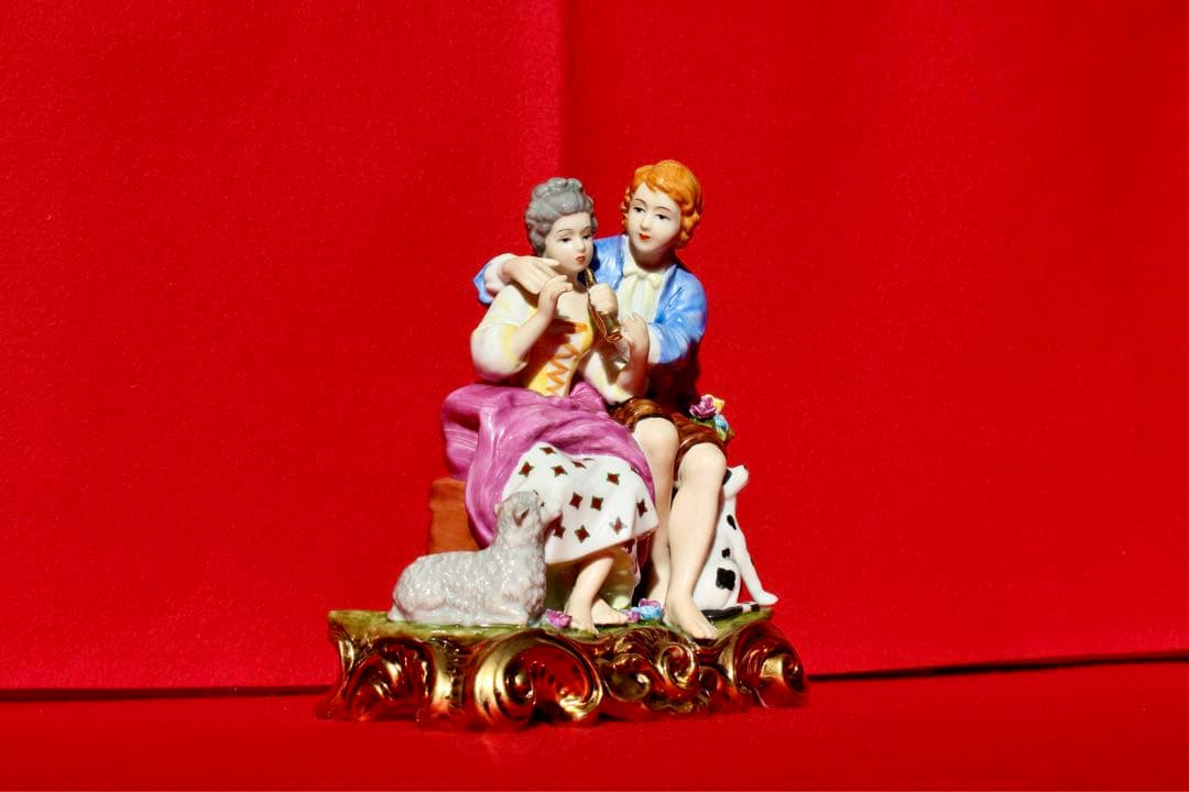 かわいい陶磁器【フィギュリン　羊飼いの男女】