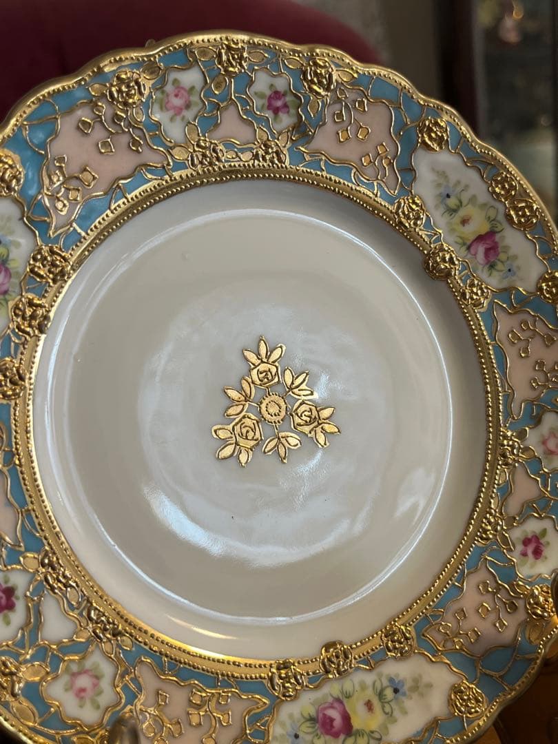 極美品オールドノリタケ マルキ印 金彩のカップとソーサー　プレート　トリオセット