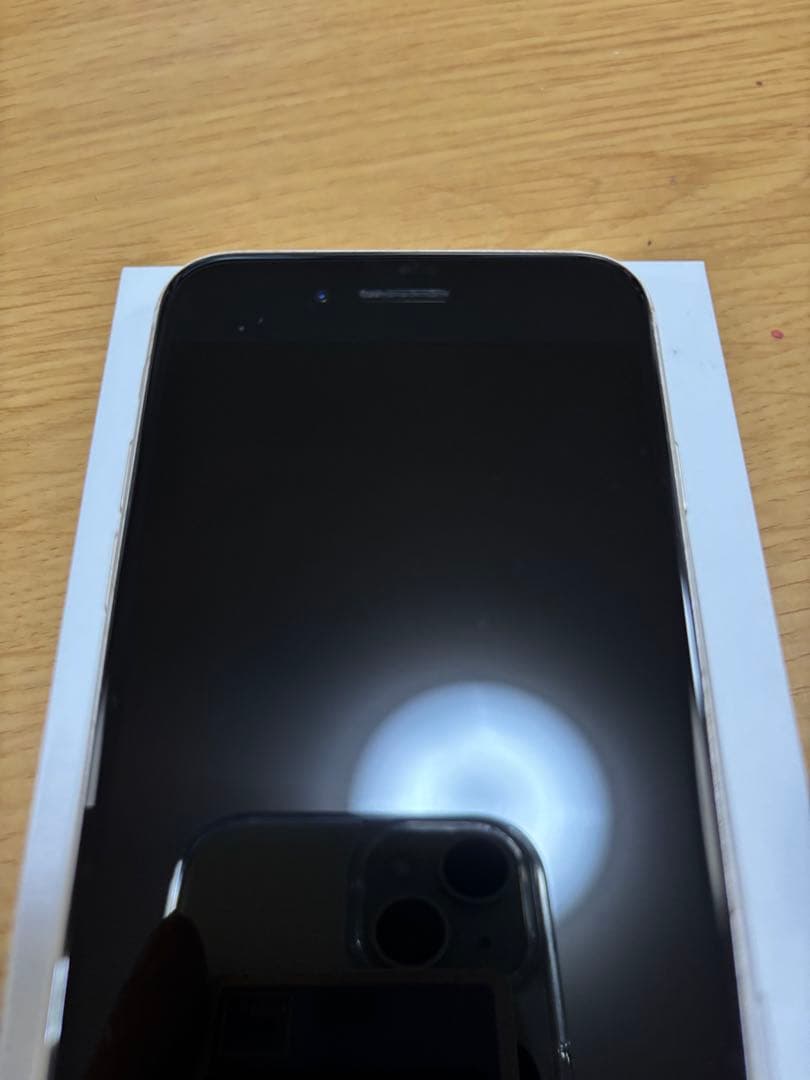 Apple iPhone SE (第3世代) 64GB(最大容量69%)