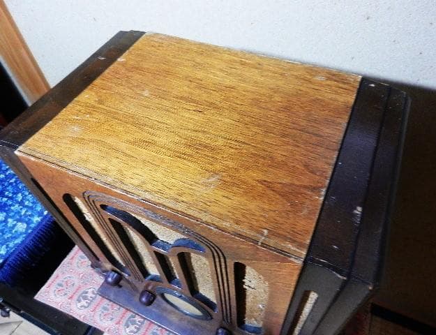 松下無線（株）製昭和レトロなミゼット型真空管ラジオＫ－３０（下の架台は商品外）