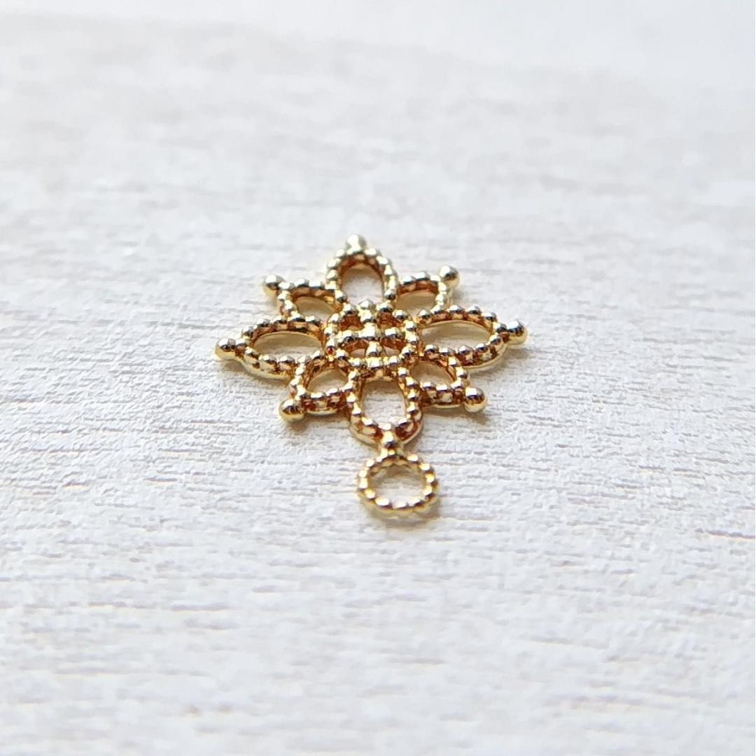 ku6 18K チャーム 雪の結晶　バチカン　丸カン