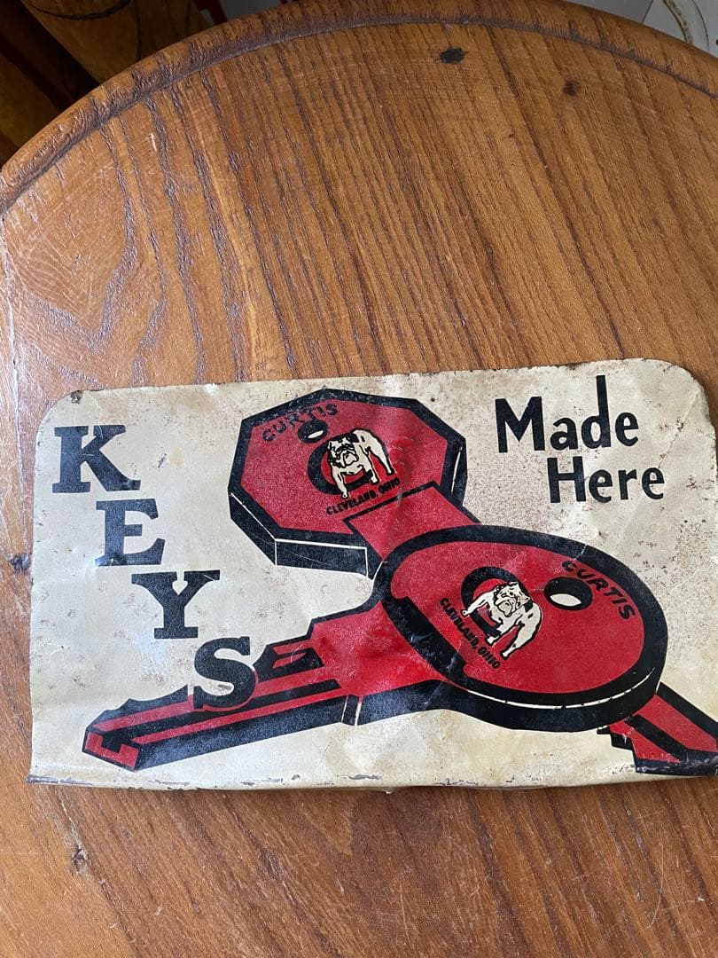 YOですメタル　サイン　プレート　看板　KEY 鍵シャビー　レア　アメリカ