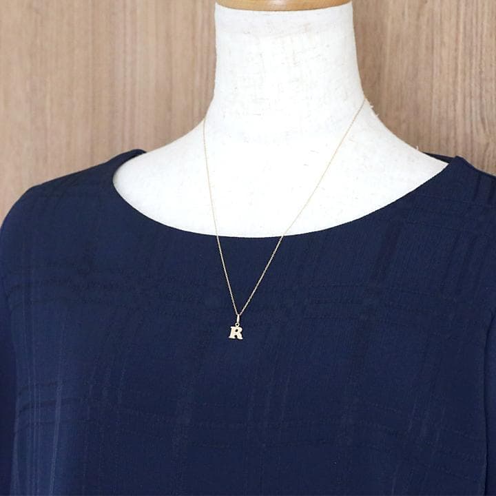 新品 未使用 K18YG イニシャル アルファベット ペンダント トップ R