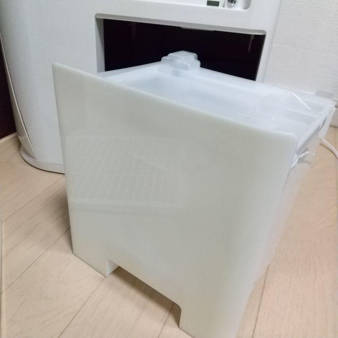 これからの時期に大活躍➰コンプレッサー式コロナ衣類乾燥除湿機