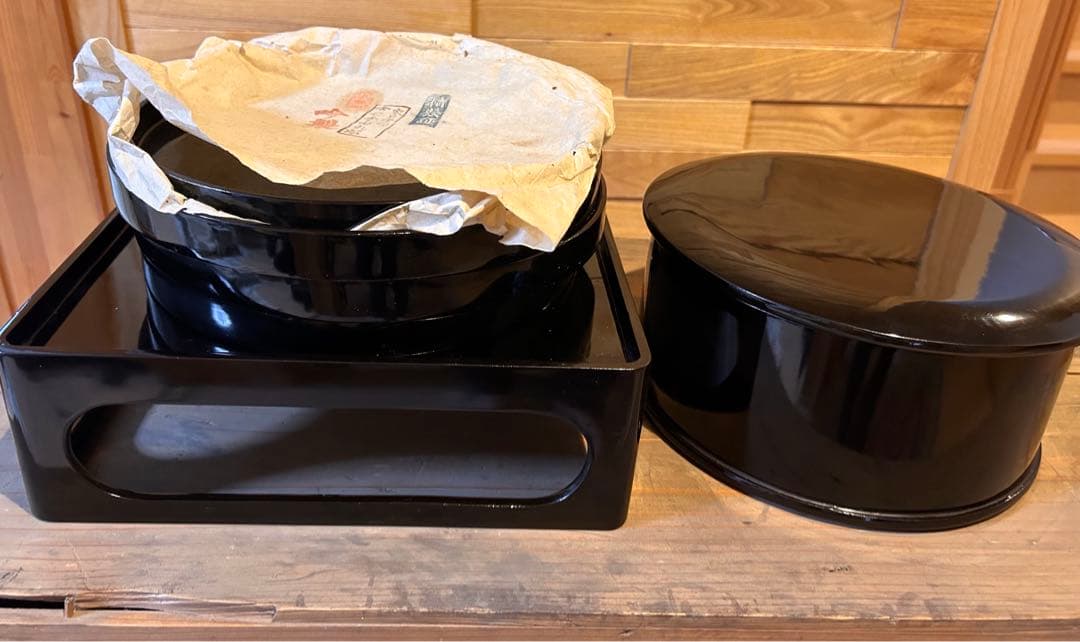 黒漆器　脚付膳　十二膳　お櫃　盆四枚　布着　木箱　明治時代　法事