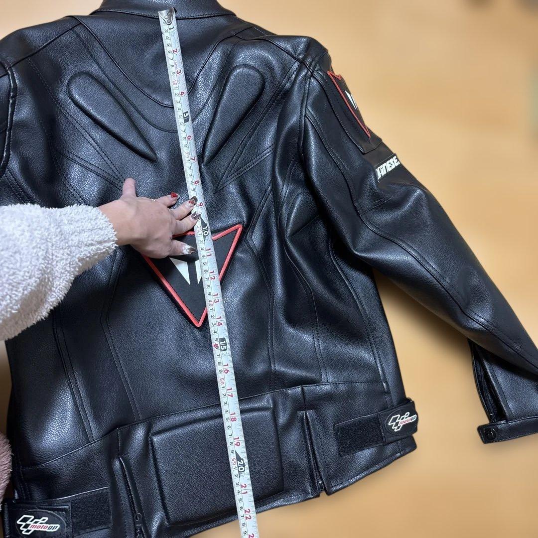 ダイネーゼのモーターサイクルジャケット、レザー