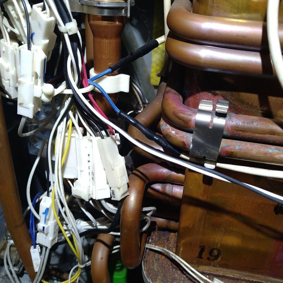 ジャンク　ノーリツ 石油　給湯器 OTQ-4701AY美作市より 引き取り限定