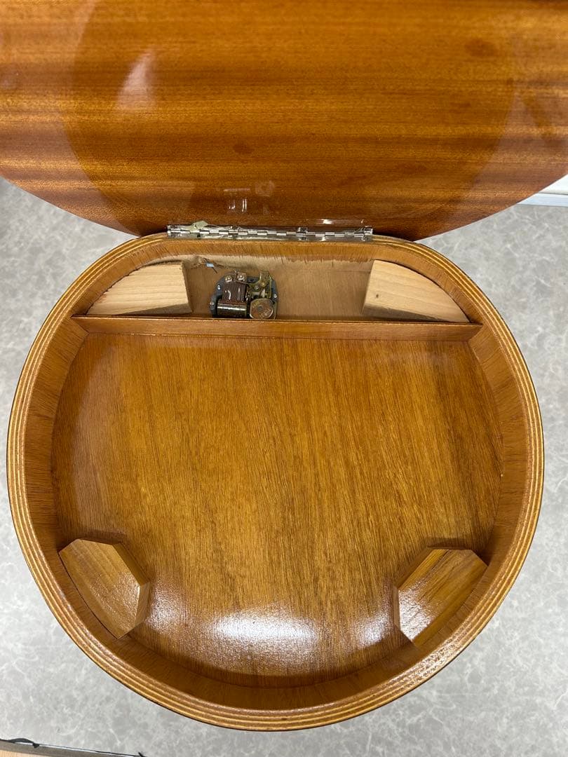 送料込み⭐︎天板収納オルゴール付き円形木製サイドテーブル