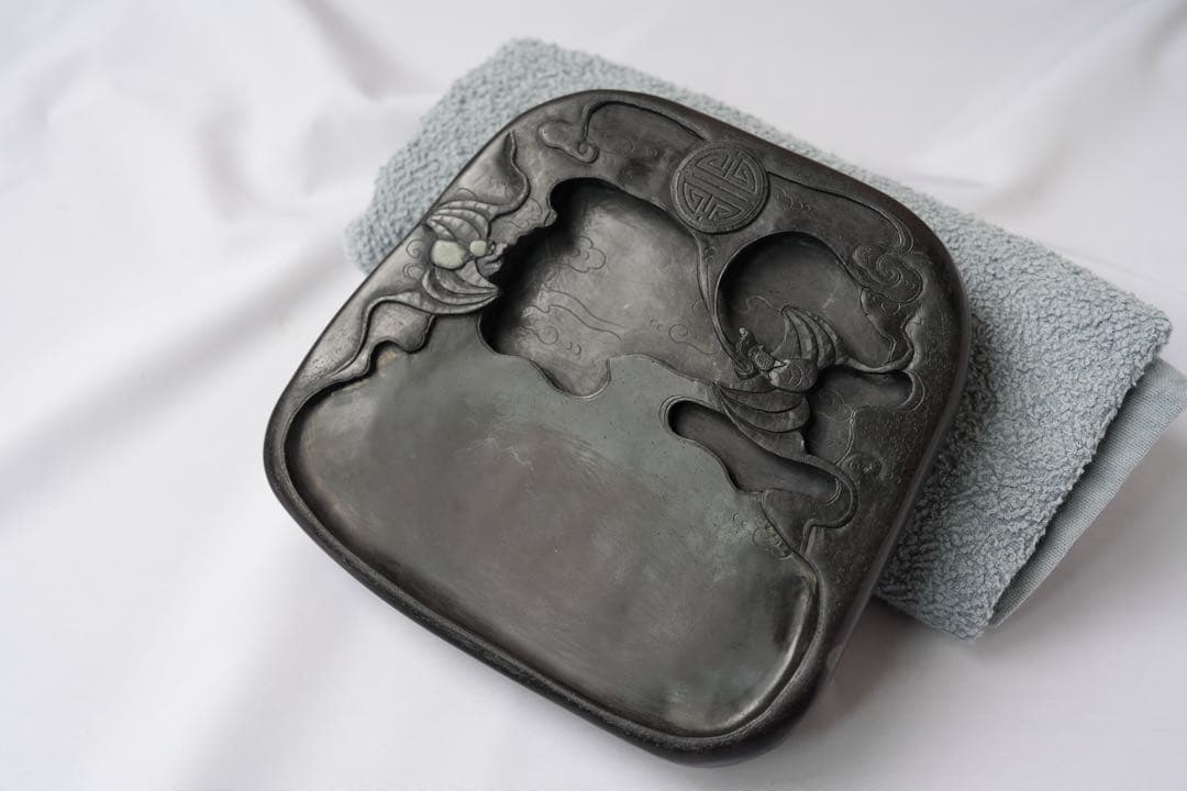 福 縁起物 蝙蝠文高彫 硯 眼 細工 コウモリ 雲海 年代美品 端渓 五福 幸運