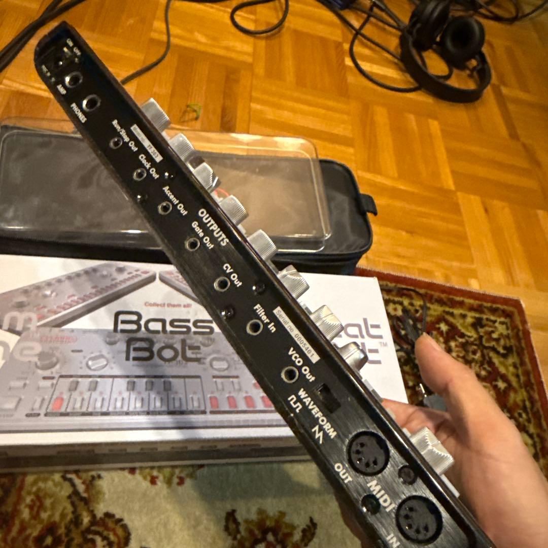 Cyclone TT-303 アナログシンセサイザー