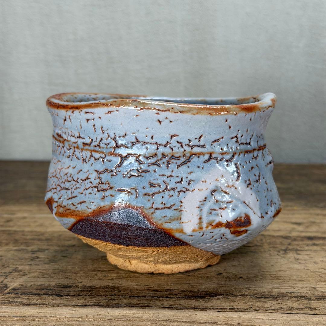 a808 送料込 鼠志野 菊泉窯 田中源彦造 在銘 四方桟共箱 茶道具 抹茶碗