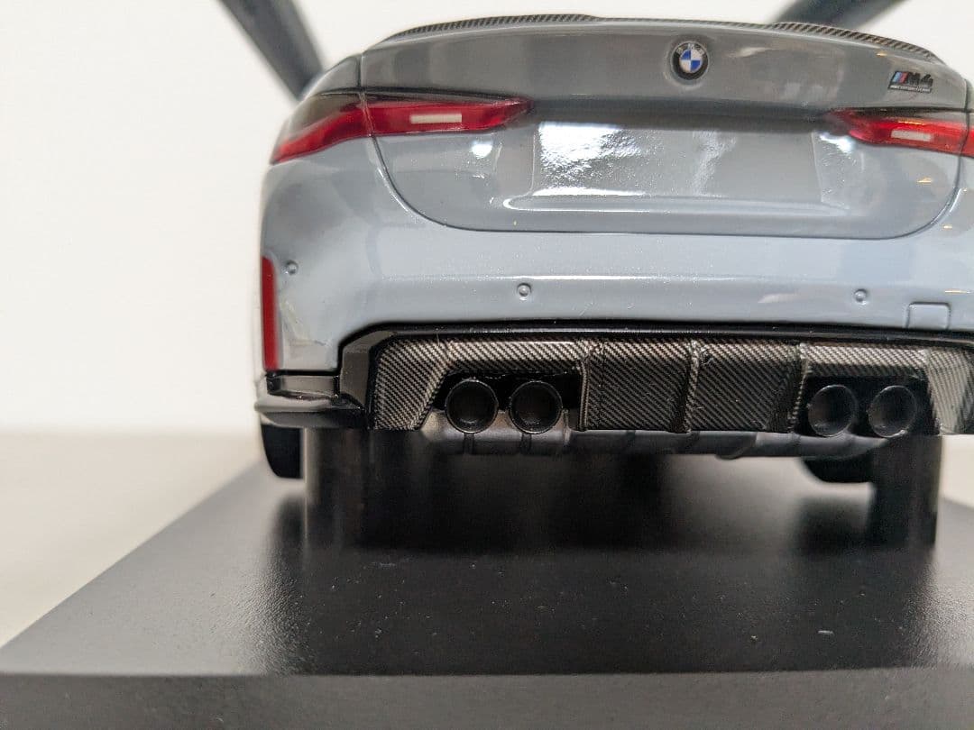 ミニチャンプス　BMW M4　ミニカー　ベンツ　オートアート　京商 1/18