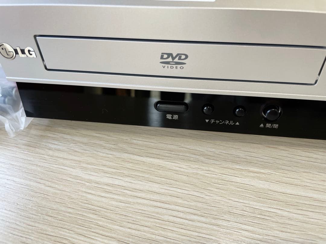 【新品未使用】LG DVCR-B300ビデオ一体型DVDプレーヤー リモコン付