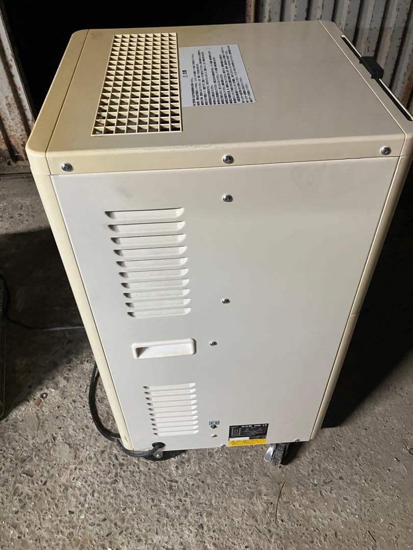 【送料込】除湿機 DM-15 キャスター付き　NAKATOMI ナカトミ