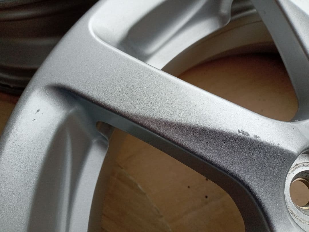 ダイハツ純正１４インチホイール