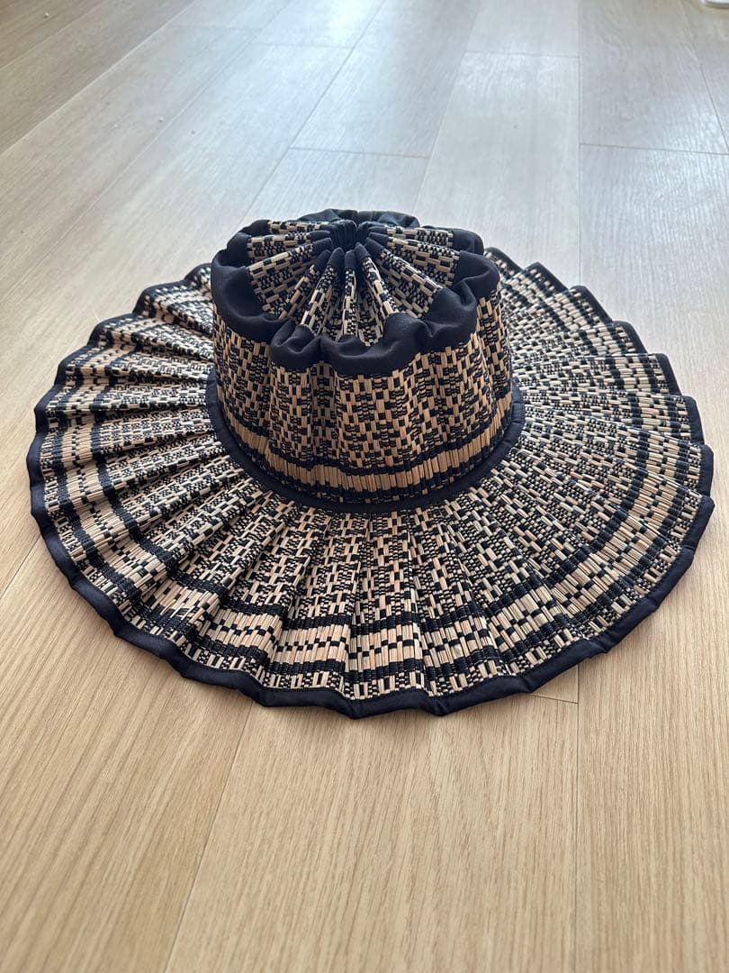 てる　LORNA MURRAY APPAREL Mサイズ　カプリハット