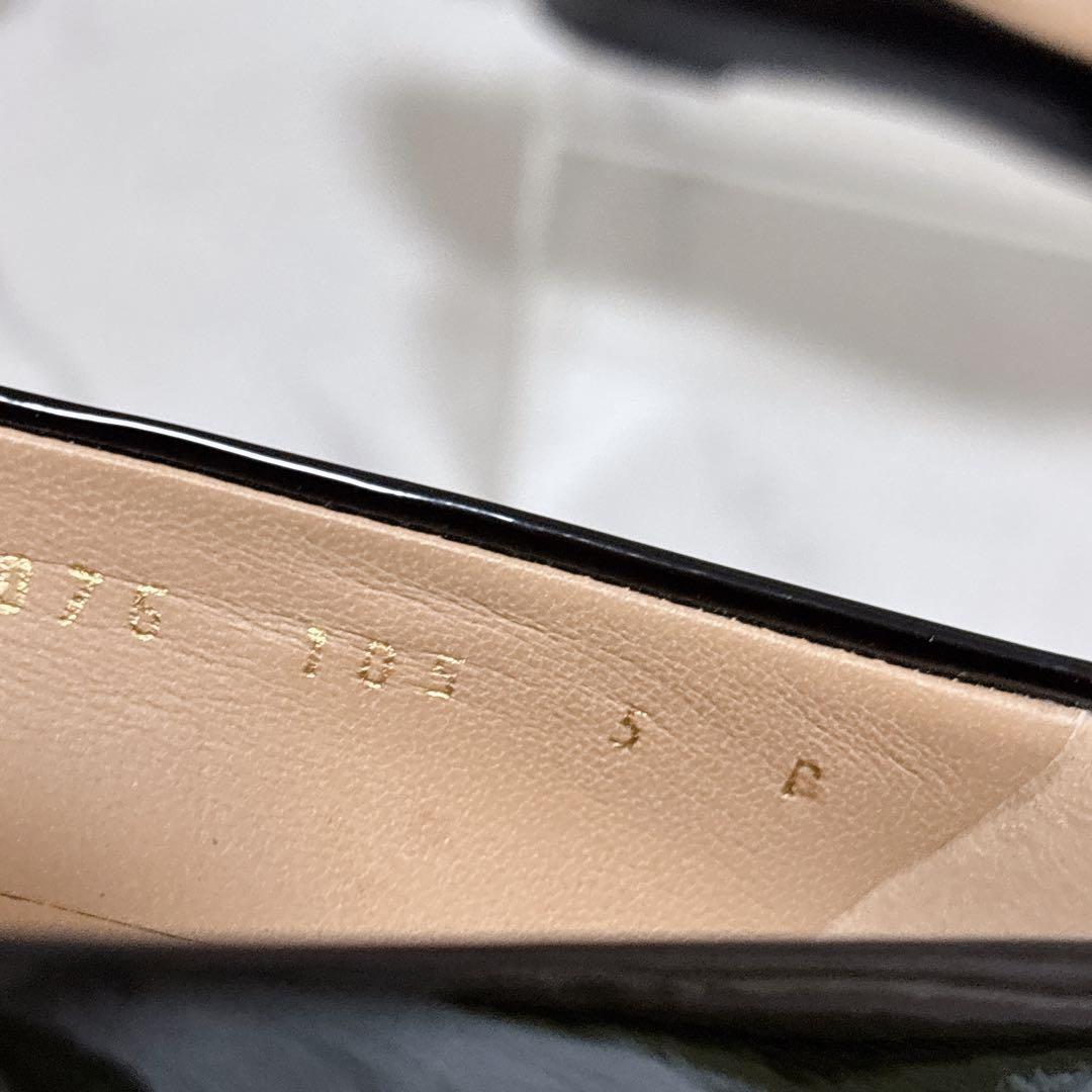 極美品 フェラガモ ヴァリナ バレエシューズ ヴァラ リボン エナメル ブラック