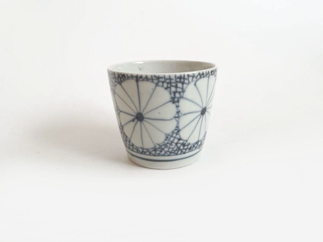 骨董　アンティーク　古伊万里　染付　氷割菊文様　蕎麦猪口