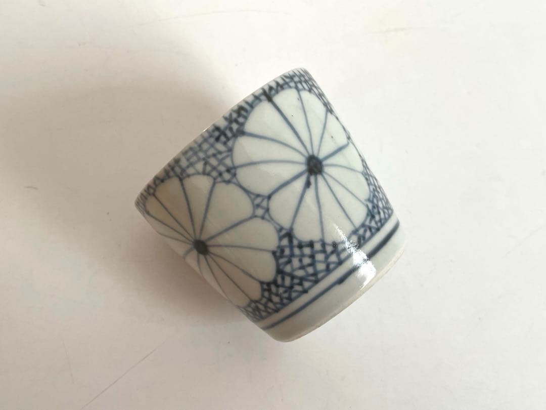 骨董　アンティーク　古伊万里　染付　氷割菊文様　蕎麦猪口