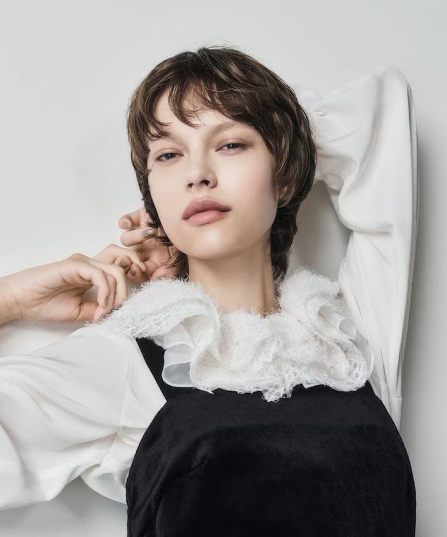 【ほぼ新品】グレースコンチネンタル　グレースクラス　フェザーチュールブラウス