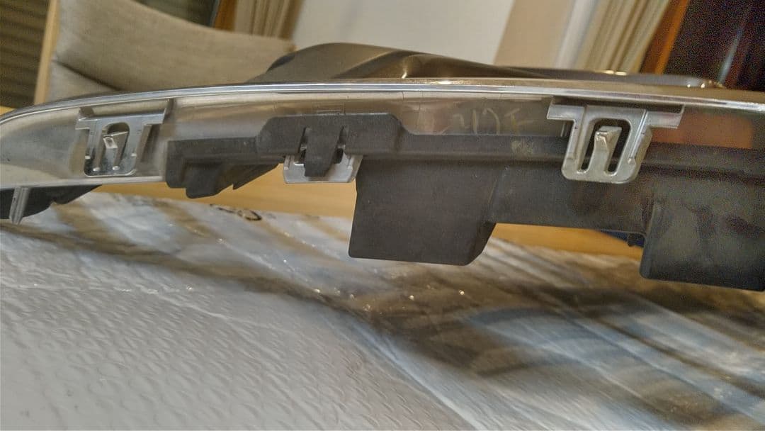 レクサス　NX　前期グリル　 外周メッキモールディング付