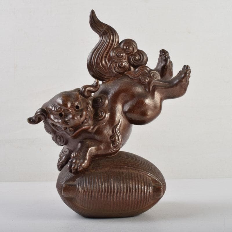 中国　紫砂　朱泥　獅子　置物　在銘　V　8929