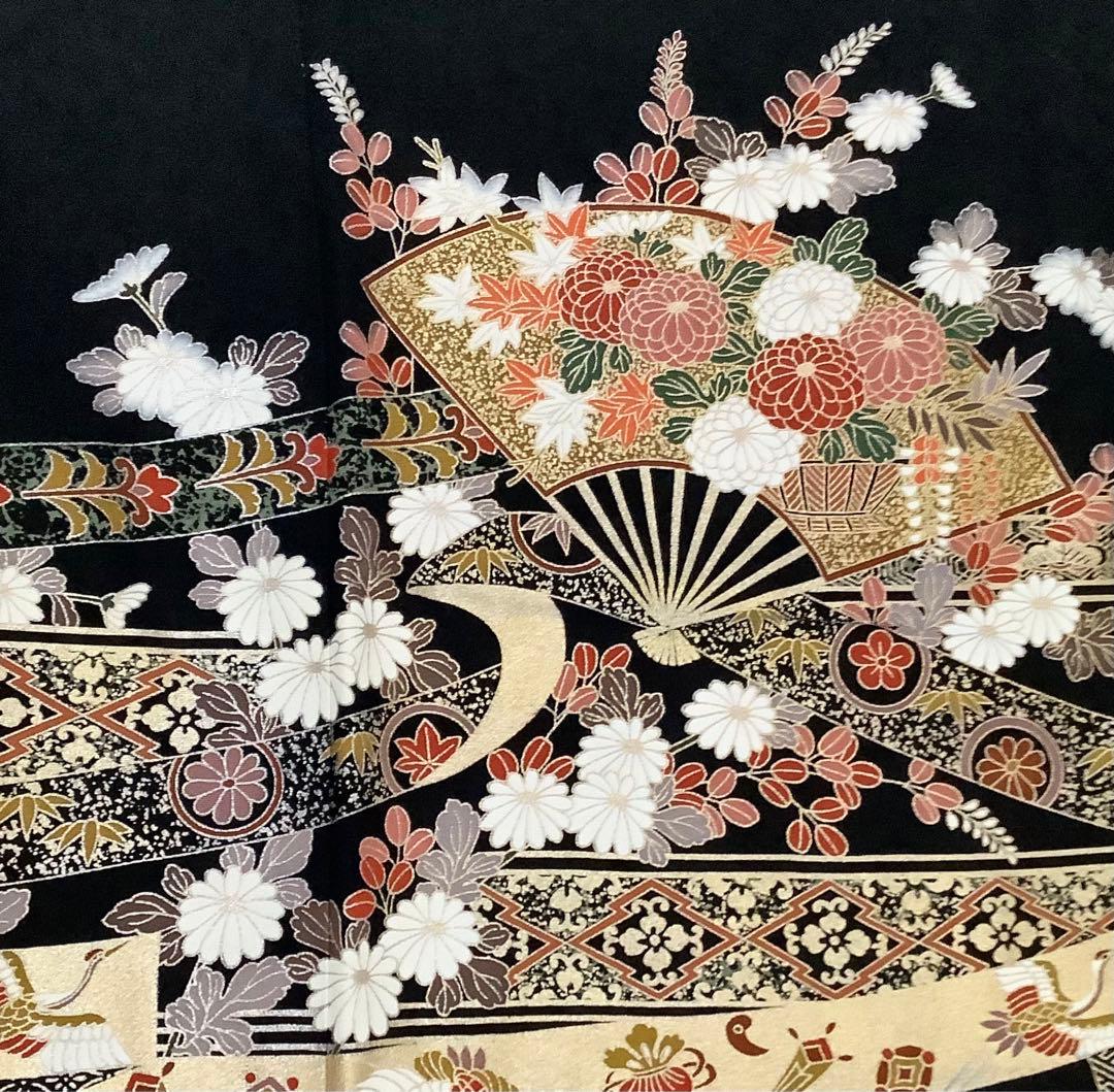 正絹黒留袖　駒刺繍　扇面花車文　金彩　⑥( 訪問着、紬、袋帯なども出品)