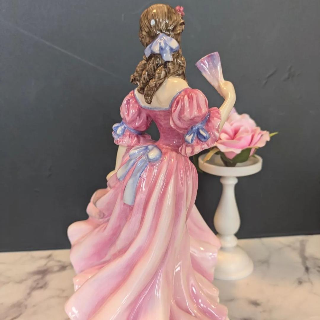 ロイヤルドルトン ローレン 1999年 フィギュリンオブザイヤー★置物人形 陶器