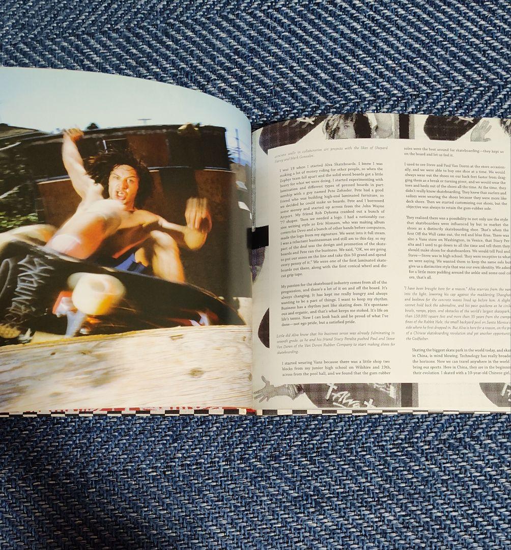 Vans \"OFF THE WALL\" ハードカバー本