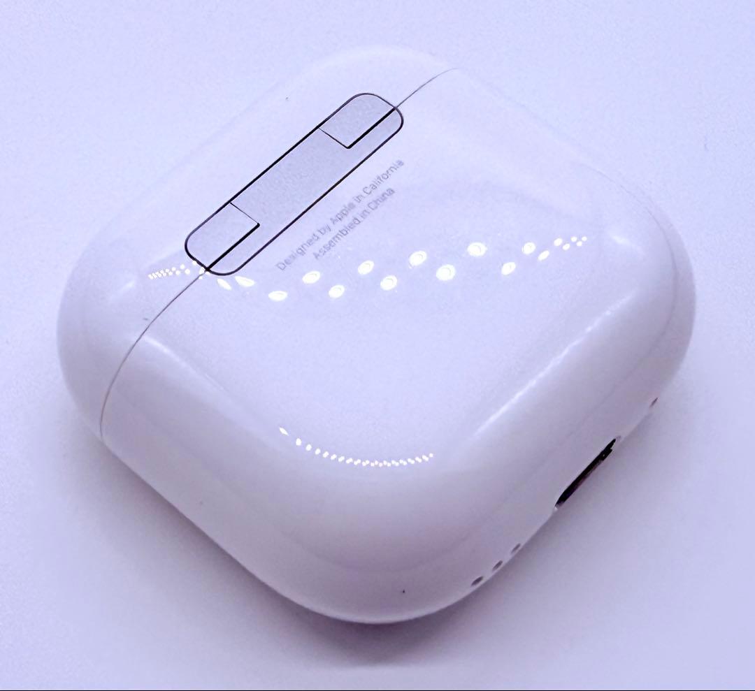 【中古】Apple AirPods 4 アクティブノイズ キャンセリング搭載