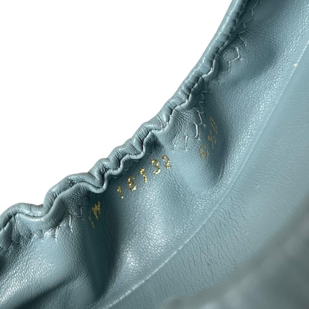 美品 サルヴァトーレ フェラガモ フラットシューズ ヴァラリボン 24cm