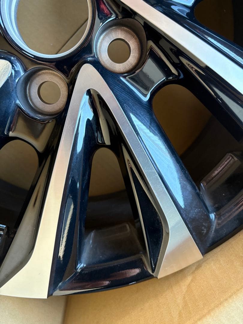 ヴォクシー　90系純正17インチアルミホイール