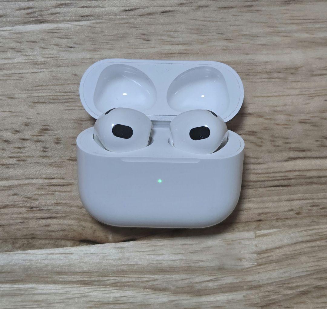 AirPods3 ホワイト 充電ケース付属★ほぼ未使用