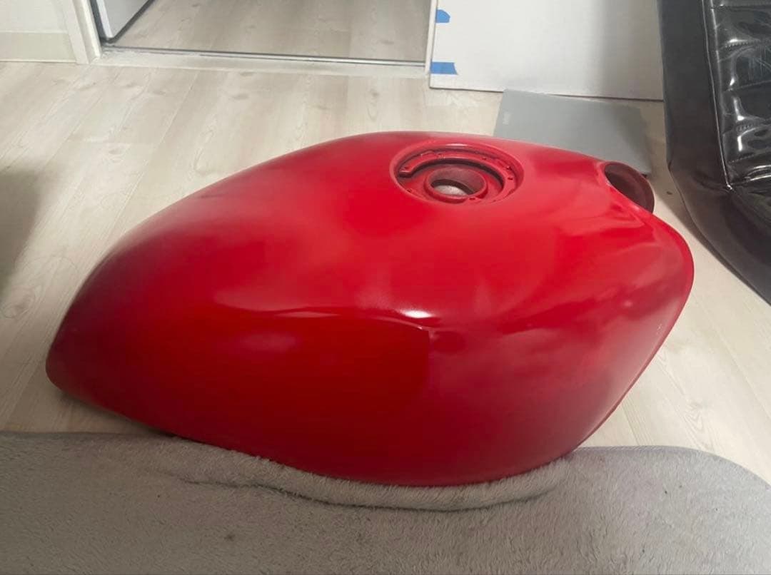 ゼファー400 赤タンク