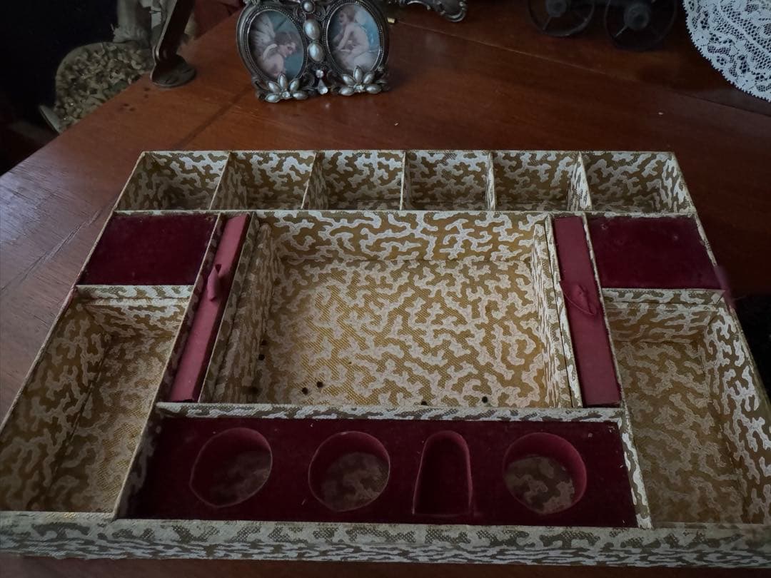 フランスアンティークメルスリー、ボックスのみドールプレゼンテーション