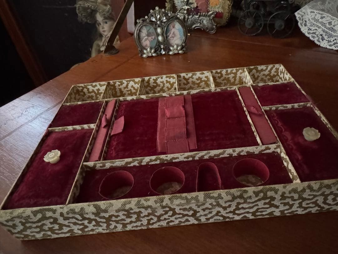 フランスアンティークメルスリー、ボックスのみドールプレゼンテーション