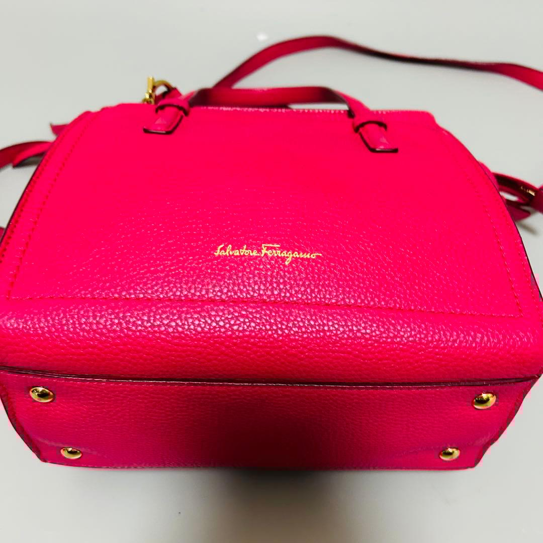 超美品 Ferragamo フェラガモ ガンチーニ エイミー ハンドバッグ