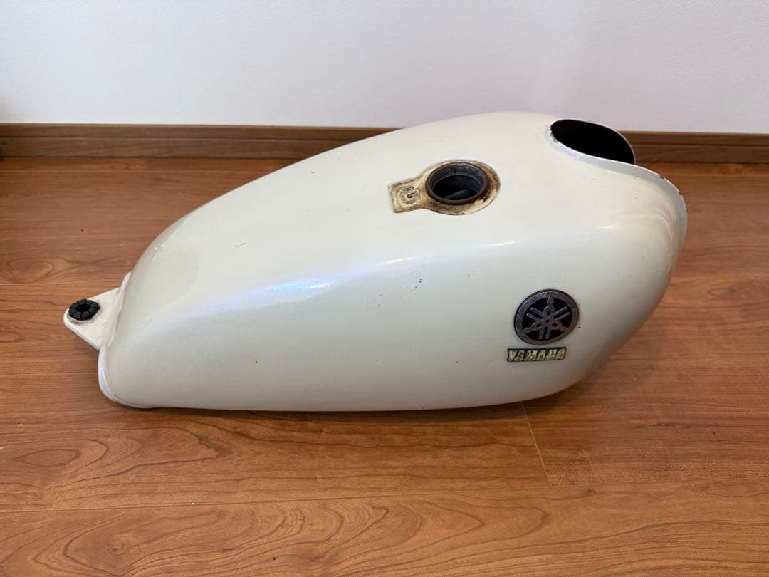 SR400 ガソリンタンク 2型外し