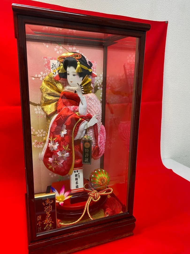 羽子板　立体振袖　ガラスケース１３号・サイズ間口約２９×奥行約２３×高さ約５５㎝