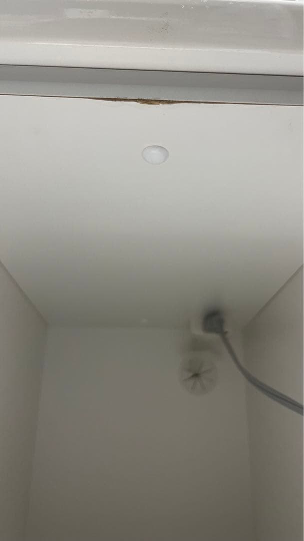 ホワイト木製食器棚 ガラス扉付き