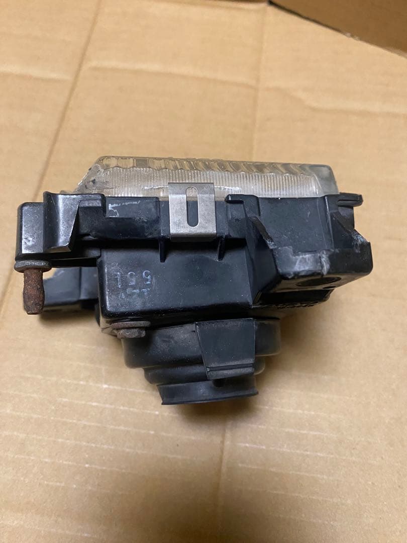 う*ま様 AE86 レビン　純正フォグランプ　右側