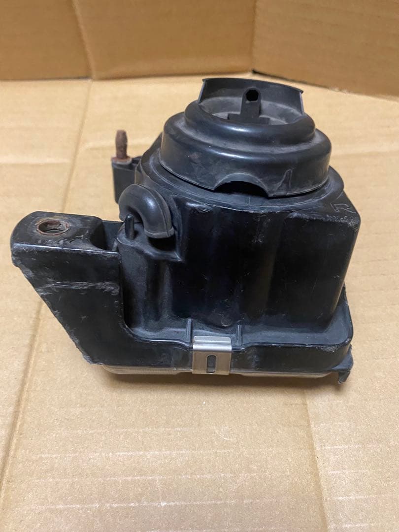 う*ま様 AE86 レビン　純正フォグランプ　右側