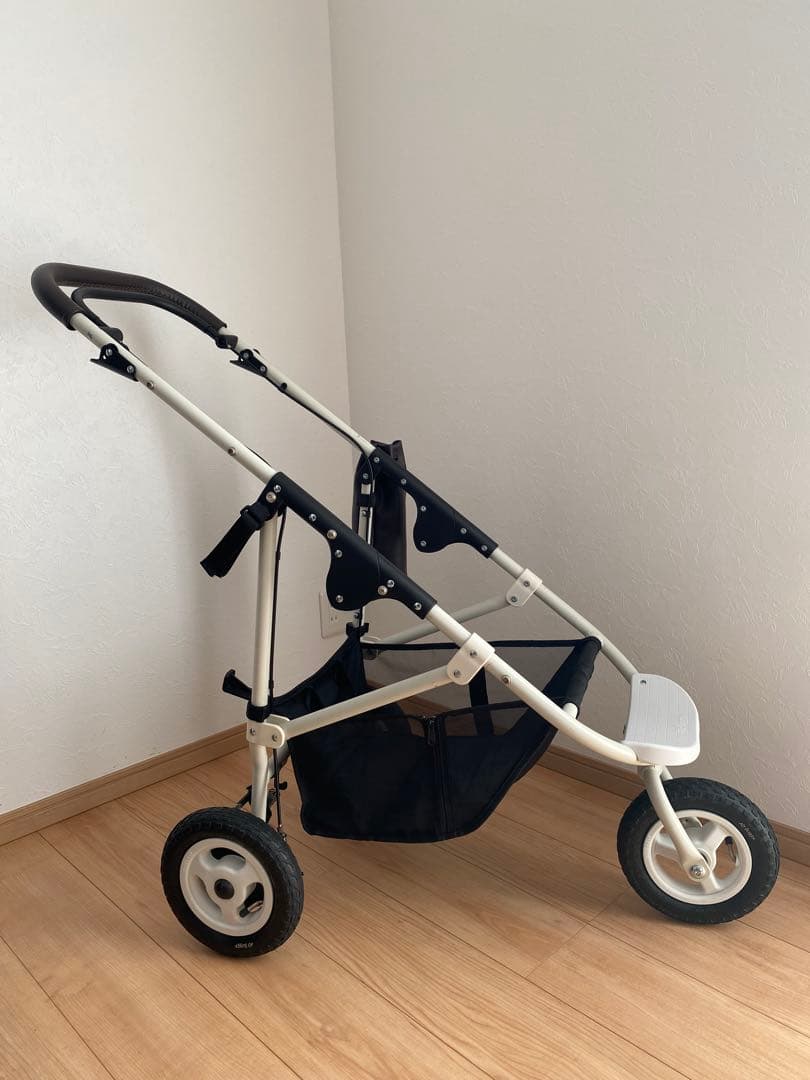 【美品】エアバギー ホワイト AIRBUGGY フレームのみ　ペットカートにも