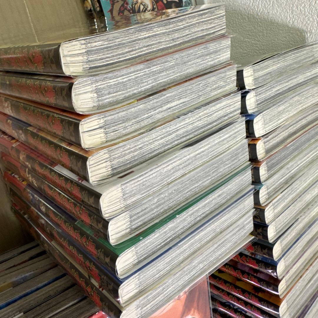 キングダム 70巻セット ブックカバー付ほぼ新品　公式ガイドブック付