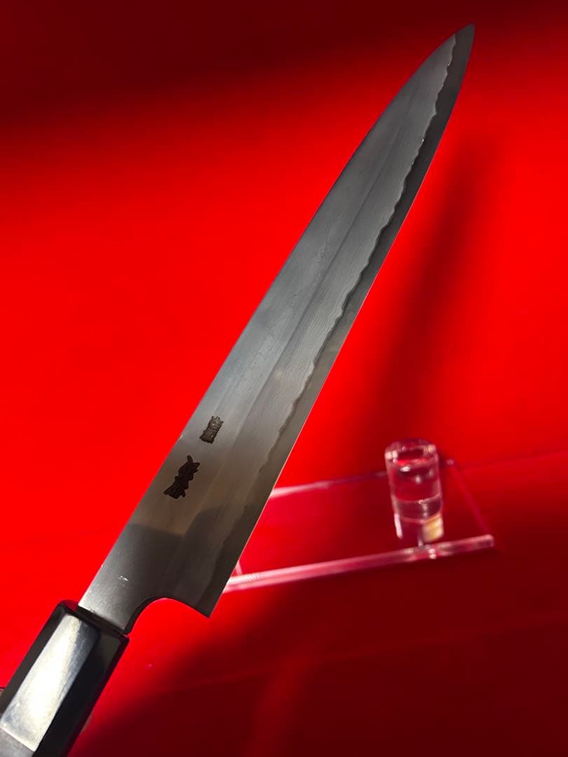 01541 包丁　柳刃　九寸　保勝　津軽打刃物　折り返し鍛錬墨流　地肌有　本刃付