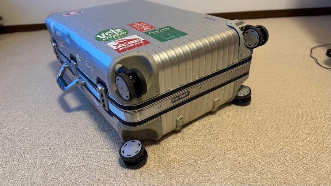 RIMOWAリモワ シルバーインテグラル スーツケース 約72cm x約44cm