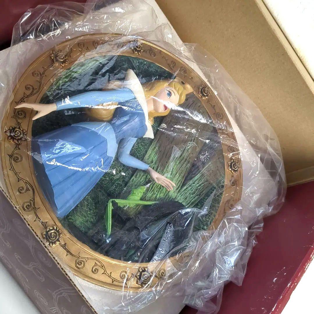 眠れる森の美女　オーロラ姫 3Dレリーフプレート 　ディズニーストア