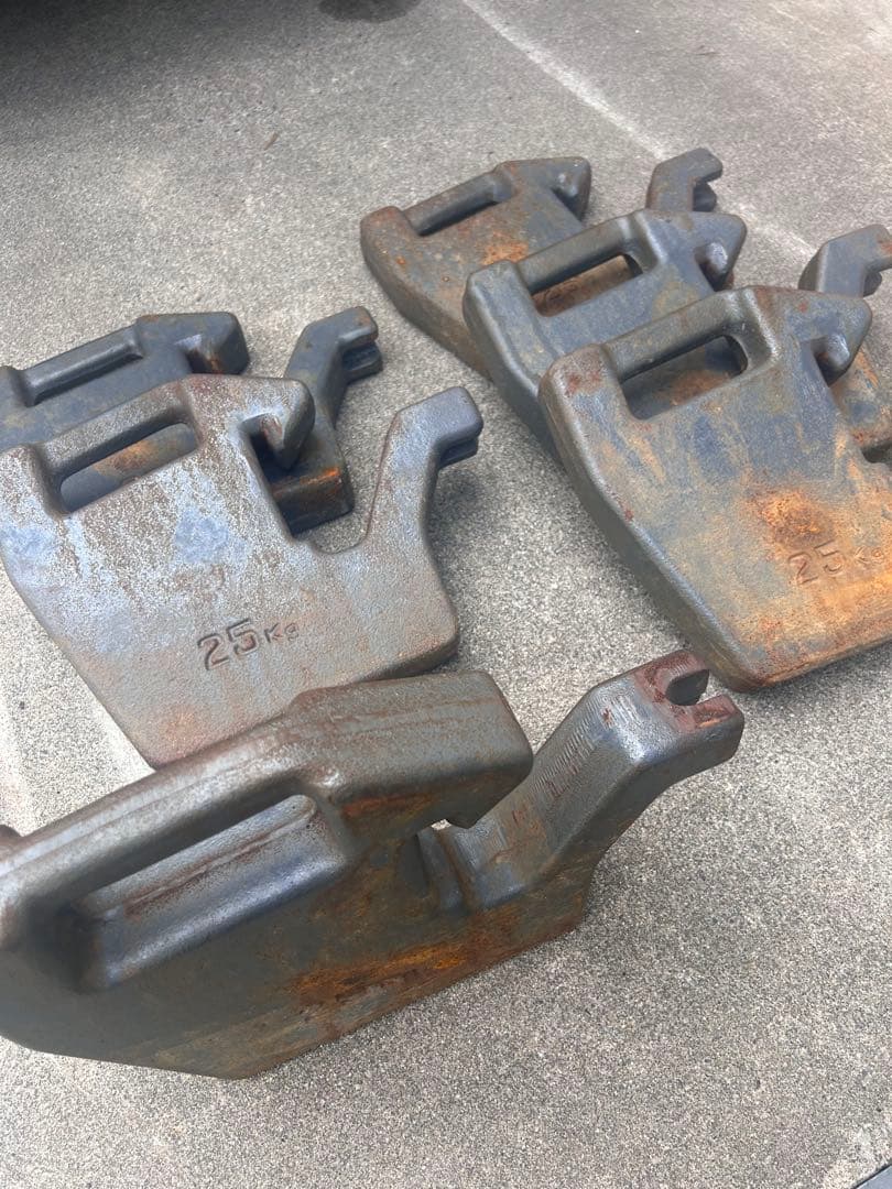 【即購入不可】金属製 25kg おもり　トラクターフロント用