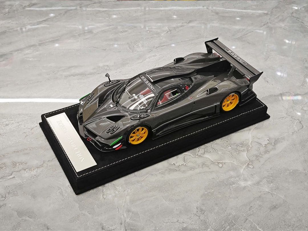 新発売 入手困難 HH モデル 1/18 パガーニ Zonda グレーカーボン