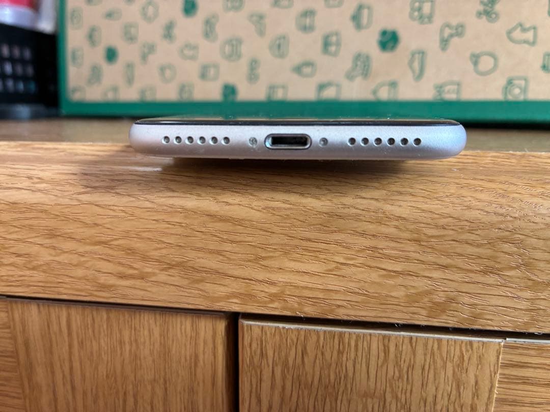 Apple iPhone SE3 starlight 64GB おまけ付き